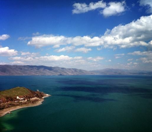 Widok na Jezioro Sevan w Armenii 