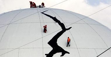 Aktywiści Greenpeace zajęli elektrownie atomową
