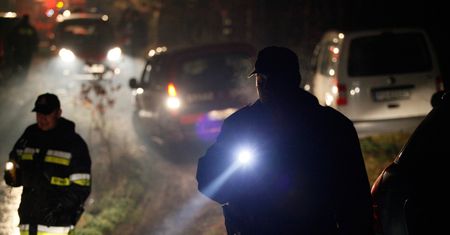 2-latek boso błąkał się po lesie pół nocy. Szczęśliwy finał poszukiwań w okolicach Chełma