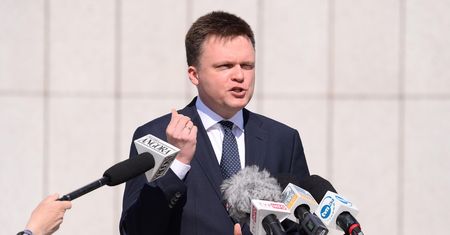 Szymon Hołownia ostro krytykuje zmiany w wyborach. "Ustawiają je pod Dudę"
