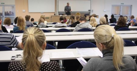Warszawa. Koronawirus bez szans. Maski dla studentów