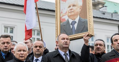 Czy przez Smoleńsk zapomnieliśmy o Katyniu? Nie my. Politycy zapomnieli