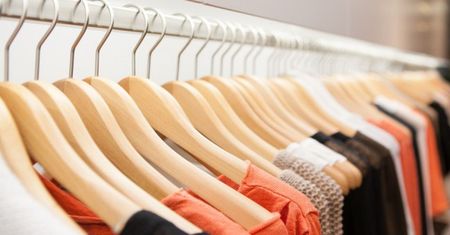 Second-handy wracają do łask. Kupowanie po kimś to już nie wstyd a moda