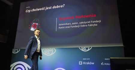 Wróblewski: "Szymon Hołownia pod lupą PiS i prawicowych mediów. Niektórzy widzą w nim zagrożenie" (Opinia)
