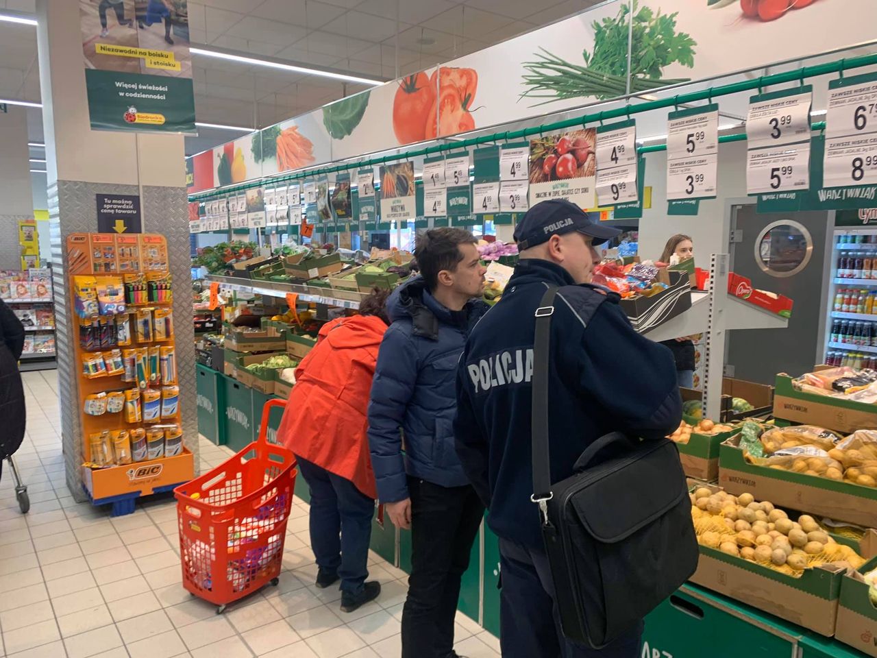 Policja w Biedronce. Sieć odpowiada