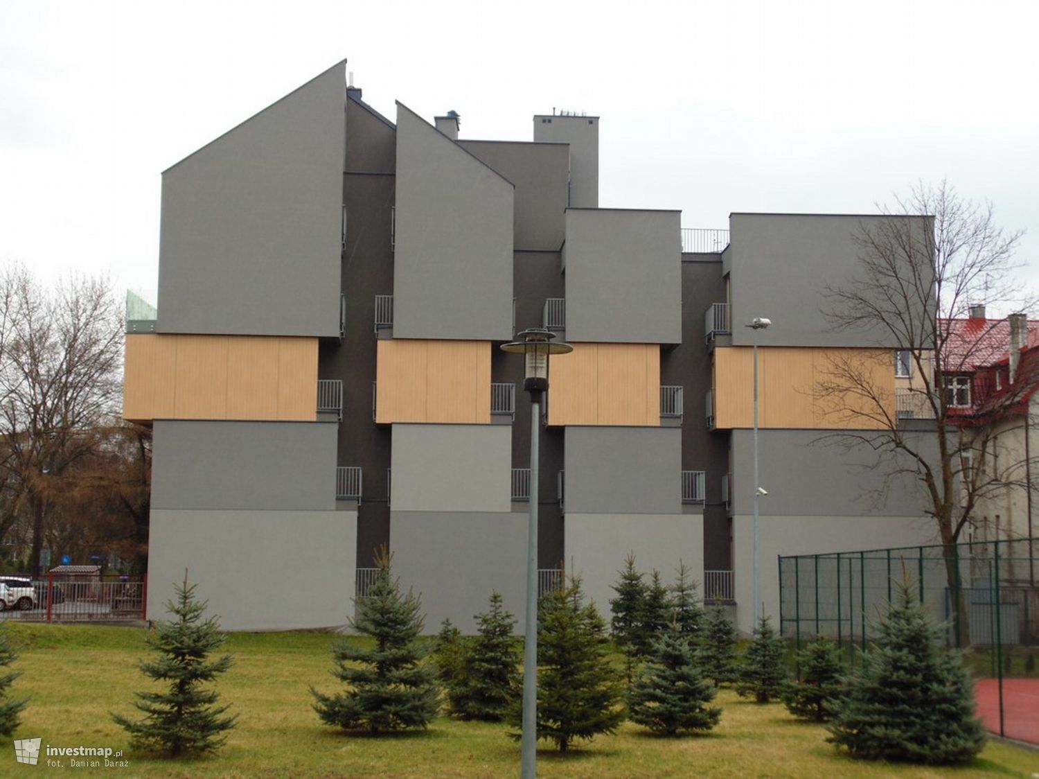 Apartamentowiec w Krakowie z oryginalnym widokiem z balkonów.
