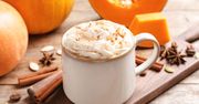 Pumpkin spice latte idealna na jesień. Sprawdź, jak przygotować dyniową latte