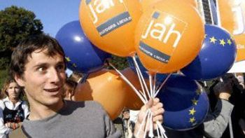 Zwolennicy powiedzą "jah" (tak)