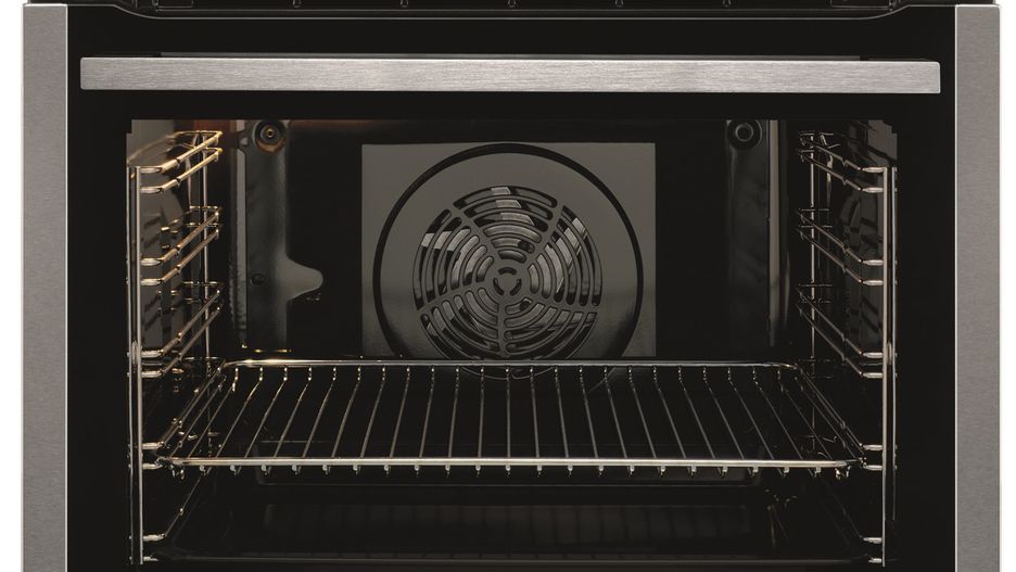 Na zdjęciu piekarnik do zabudowy Electrolux EOA5654ANX Vision, będący częścią zestawu z rabatem 650 zł, prezentowanego niżej