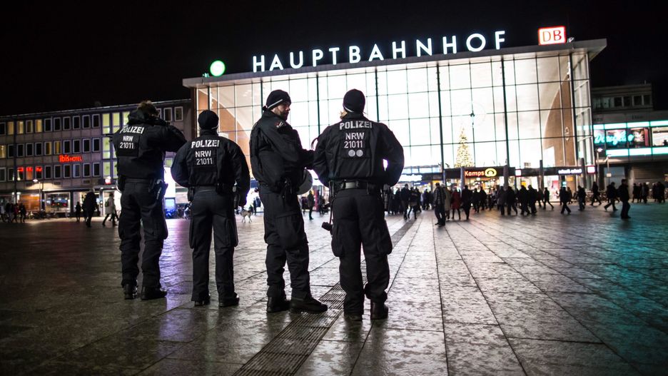 Policja aresztowała 3 mężczyzn rozmawiających o zamachu