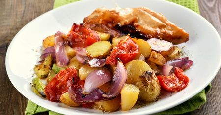 Smażone ziemniaki z boczkiem. Można jeść bez końca
