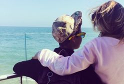 Edyta Górniak zabrała syna na wakacje. Allan od podziwiania widoków woli zakupy