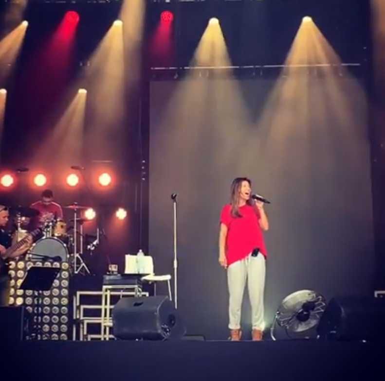 Edyta Górniak w piżamie na próbach przed koncertem - Instagram
