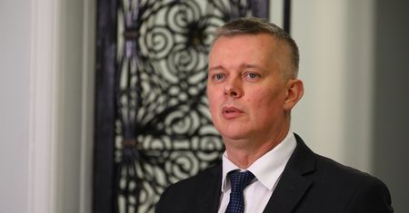 Europosłowie PO zagłosowali za rezolucją ws. Polski, a nie tego chciał klub. Będą konsekwencje?