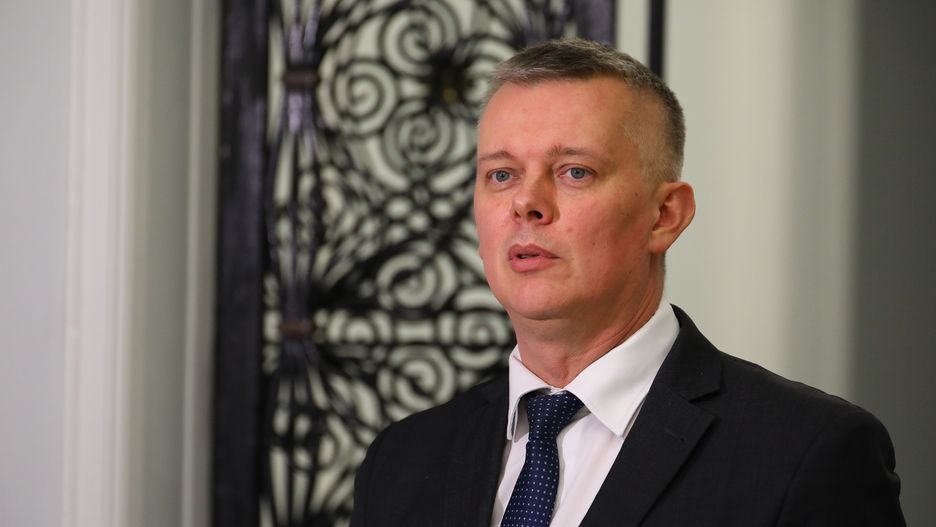 Tomasz Siemoniak jest przeciwny działaniom rządu, ale jednocześnie nie chce kar dla Polski
