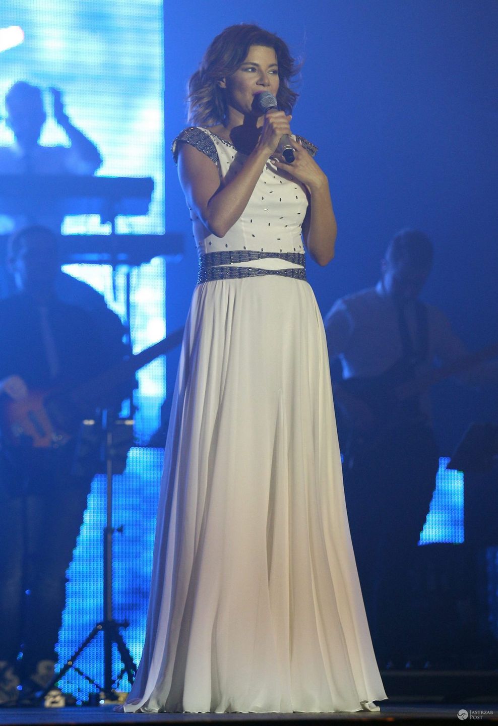 Sukienka: Just Paul, buty: Celebrity. Edyta Górniak, koncert w Krakowie, walentynki 2016 (fot. ONS)
