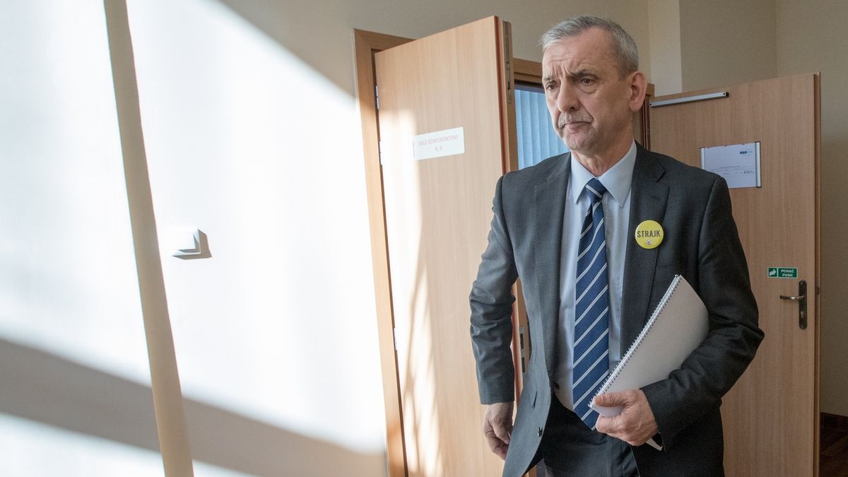 -  Kolejne szkoły wstępują do akcji strajkowej – zaznaczył Sławomir Broniarz, szef ZNP.