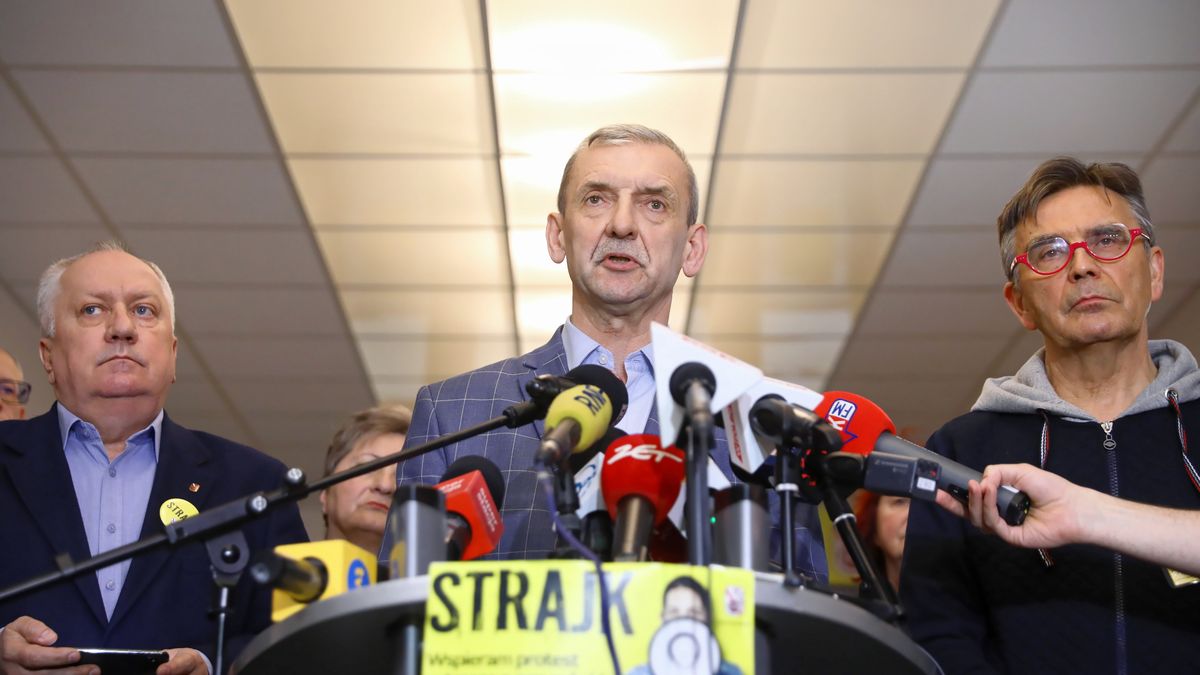 Wsparcie nauczycieli zapowiadali m.in. były prezydent Lech Wałęsa, ale również politycy: Robert Biedroń czy Agnieszka Pomaska