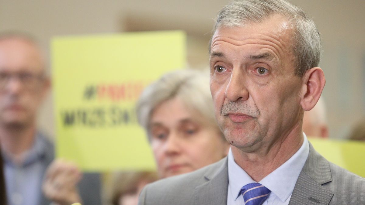 Strajk nauczycieli - koniec protestu. Na zdj. Sławomir Broniarz, szef ZNP