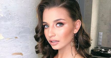Julia Wieniawa na "Różach Gali". Antek nie odrywał od niej wzroku i rąk