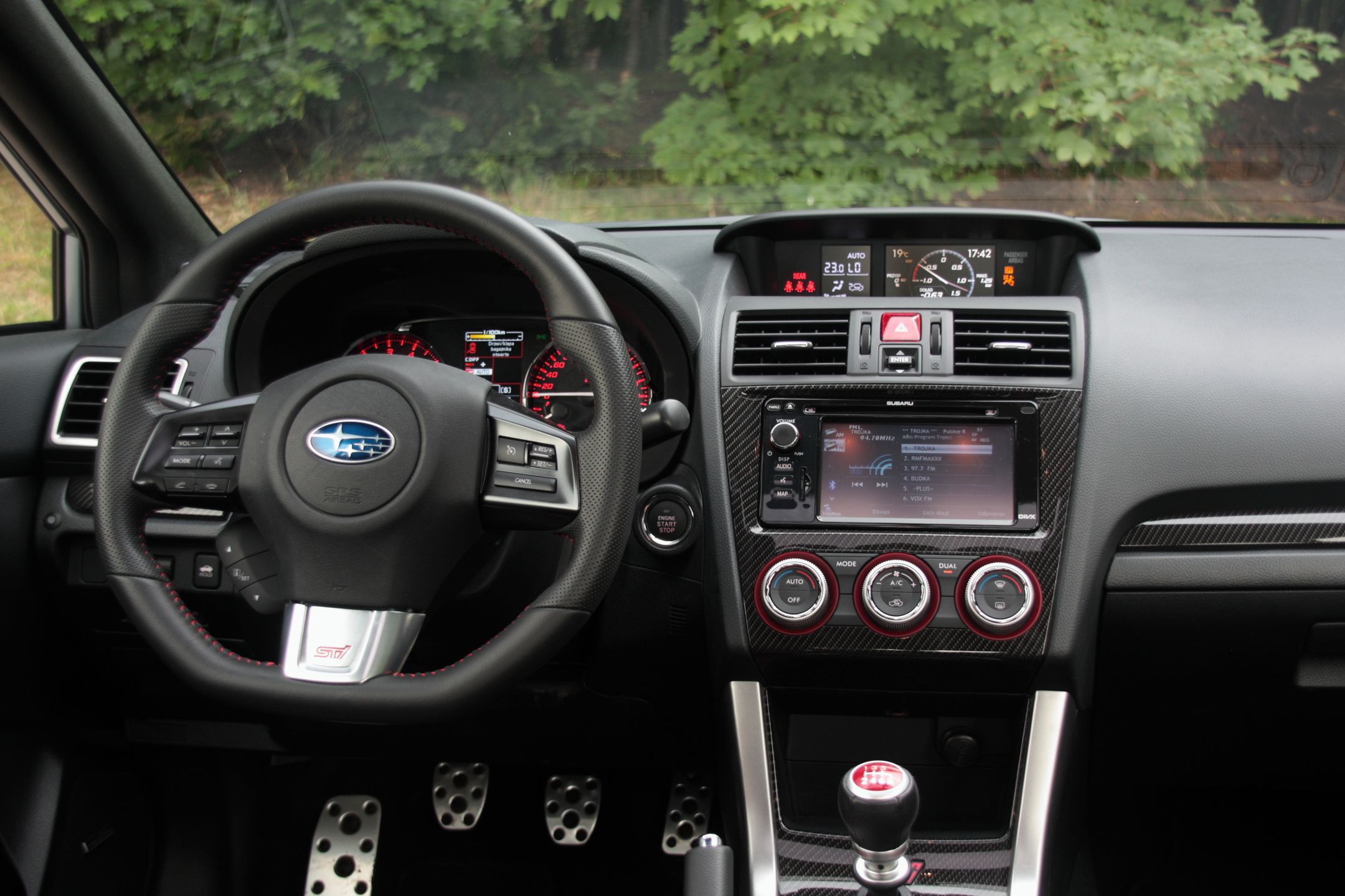 Wnętrze SUbaru WRX STI 