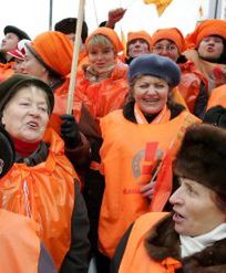 10 tys. osób świętuje rocznicę "pomarańczowej rewolucji"