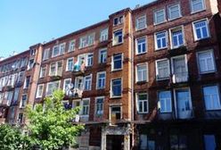 Wielka wyprowadzka mieszkańców praskich kamienic. Nasz reporter jest na miejscu