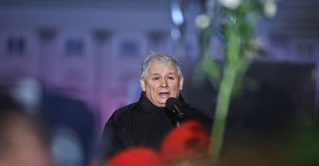 Petru apeluje do Kaczyńskiego. "Zakończcie miesięcznice"