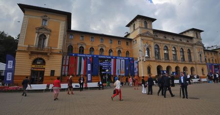 Wyjątkowe relacje, wywiady i panele w strefie money.pl podczas XXIX Forum Ekonomicznego w Krynicy
