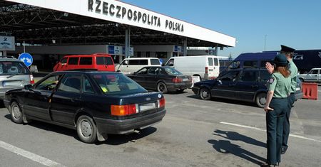 Przywozisz swoje auto z zagranicy? Przygotuj stare mandaty