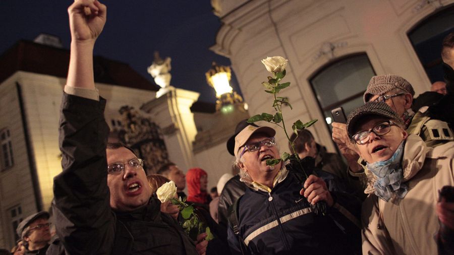 Kontrmenifestacja Obywateli RP na Krakowskim Przedmieściu 
