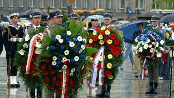 Uroczysta zmiana posterunku honorowego przed Grobem Nieznanego Żołnierza