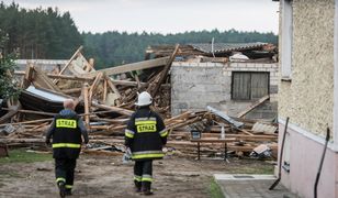 Poszkodowani w nawałnicach przez rok mogą nie spłacać kredytów. "Ogrom zniszczeń nie może pozostawić nas obojętnymi"