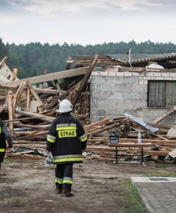 Poszkodowani w nawałnicach przez rok mogą nie spłacać kredytów. "Ogrom zniszczeń nie może pozostawić nas obojętnymi"