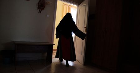 Wieloletnie śledztwo dziennikarskie ukazało skalę przemocy w katolickich sierocińcach