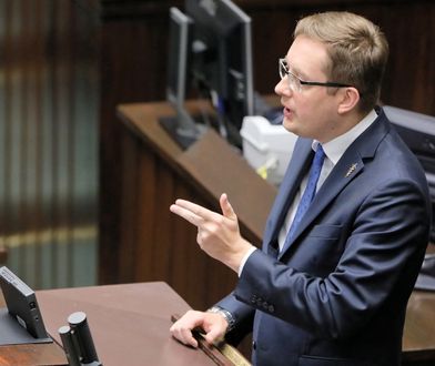 Robert Winnicki blokował sejmową mównicę. Nie został ukarany