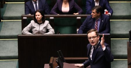 Burza po materiale o nazistach. Winnicki broni swojego asystenta