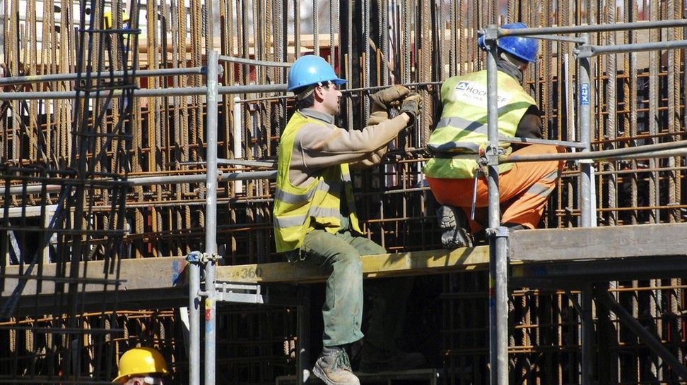 Płace rosły, ale dużo wolniej niż w poprzednich miesiącach
