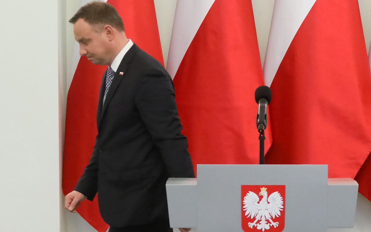 Prezydent Andrzej Duda po konferencji prasowej po spotkaniu z przedstawicielami klubów w Pałacu Prezydenckim