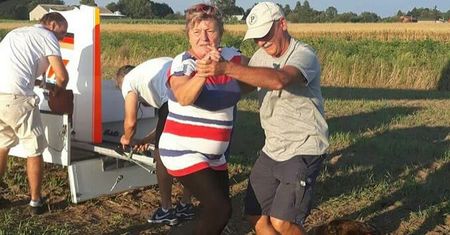 Awaryjne lądowanie w polu. Rolnicy ugościli pilota po polsku