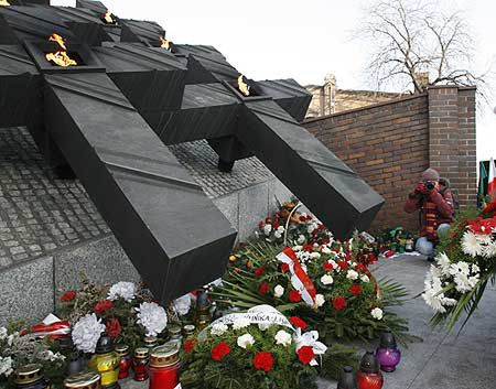 Obchody 25. rocznicy pacyfikacji kopalni "Wujek"