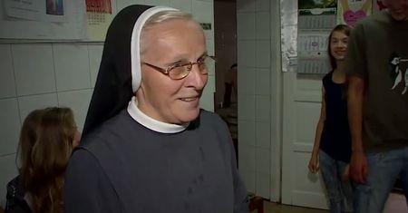 Jechała prawie 70 kilometrów na godzinę. "Latająca zakonnica" zachwyciła internautów