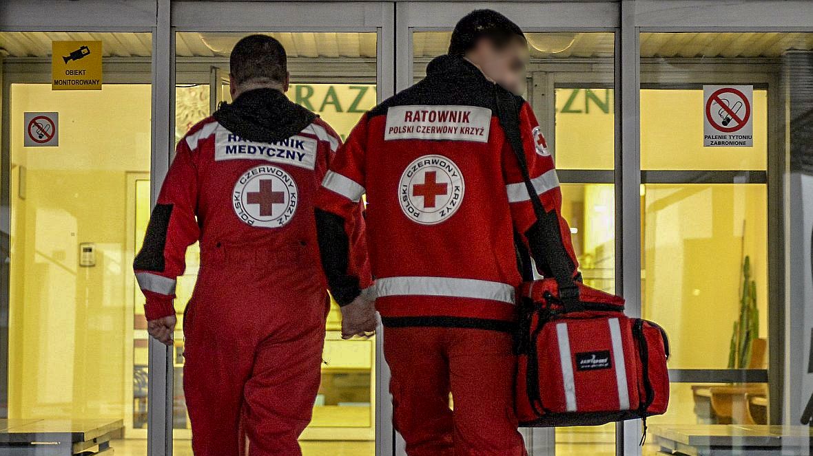 Pielęgniarki spierają się o kompetencje z ratownikami medycznymi. Będzie spotkanie w resorcie zdrowia 
