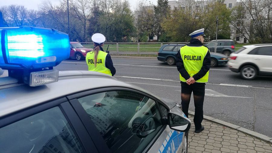Policja jak co roku przeprowadza wzmożone kontrole przed Wszystkich Świętych