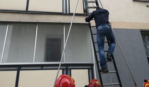 Po drabinie do poszukiwanego. Nietypowe zatrzymanie w Warszawie