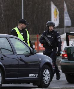 "Spędziły noc w lesie". Policja o porwaniu Amelki i jej matki