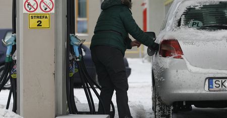 Ceny benzyny. W Polsce tankujemy taniej niż w większości państw UE