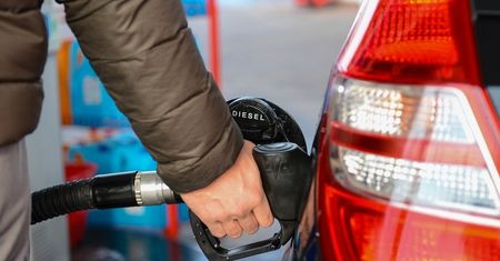 Zła informacja dla kierowców po Nowym Roku. Dotyczy paliw