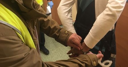 Lębork: areszt dla 18-latka. Podłożył ogień w kamienicy, w której mieszkała jego była partnerka