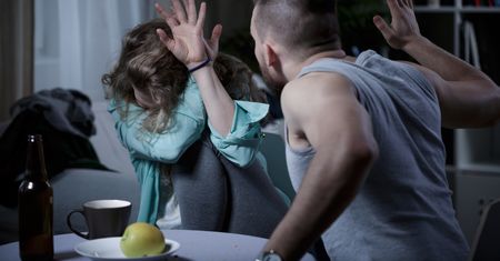 Znęcał się nad czteromiesięczną córką. Spędzi 17 lat w więzieniu